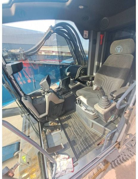 2017 Fuchs MHL350F Material Handler