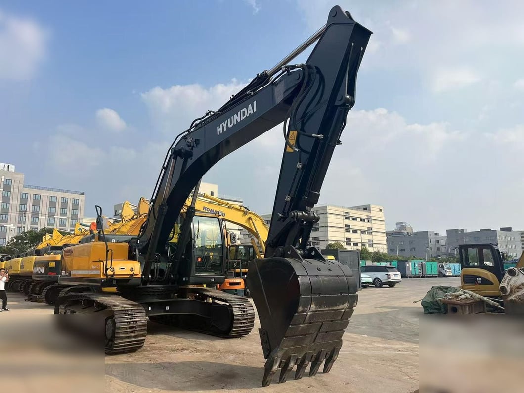 2022 Hyundai 300LR Crawler Excavator
