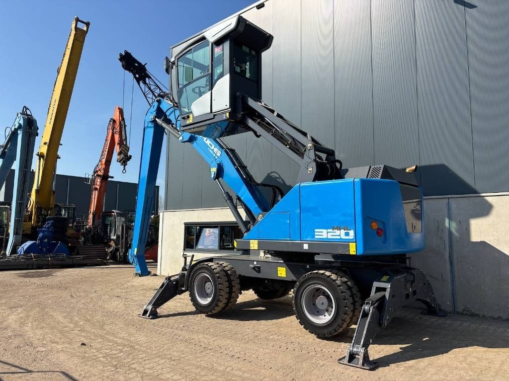 2018 Fuchs MHL320F Material Handler