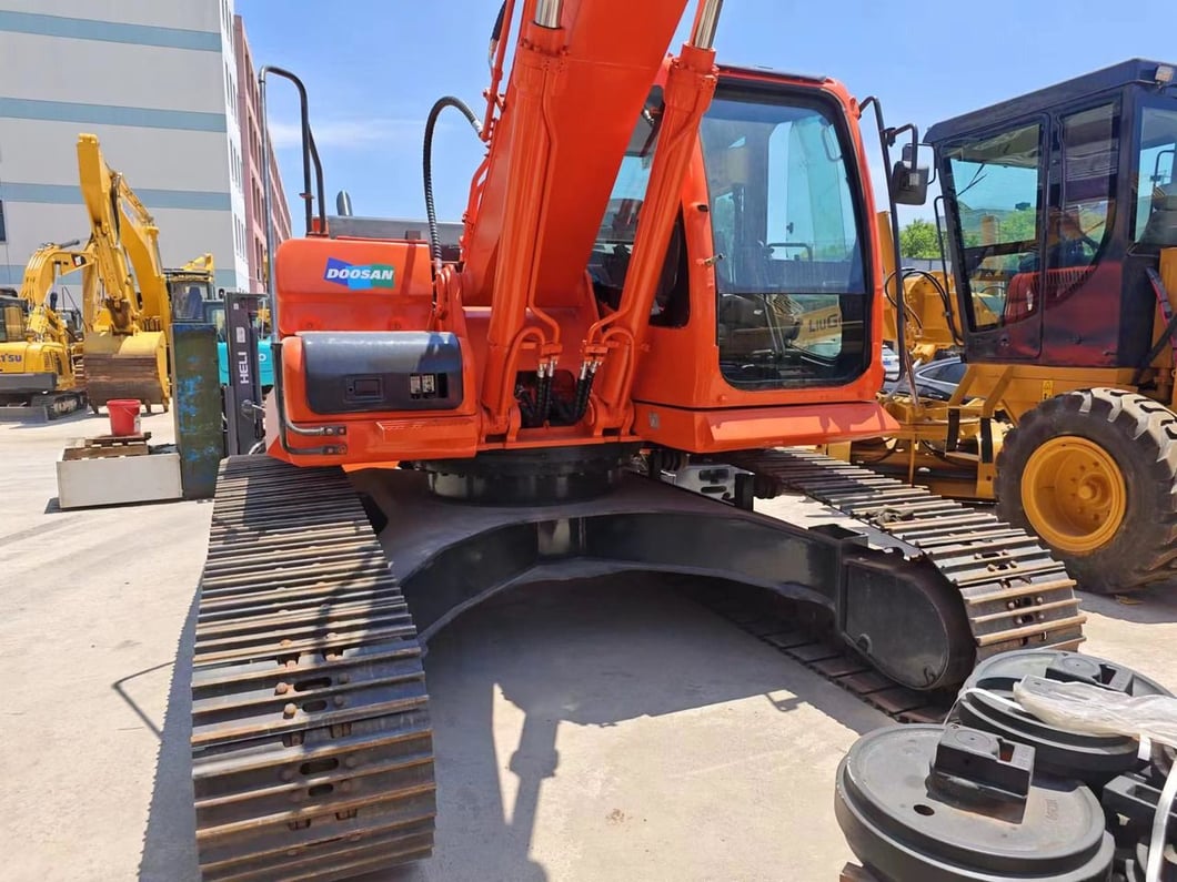 2020 Doosan DX300LC-9C Crawler Excavator