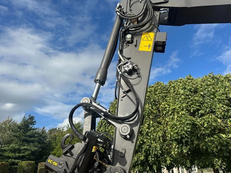 2025 Volvo EWR170E Wheel Excavator