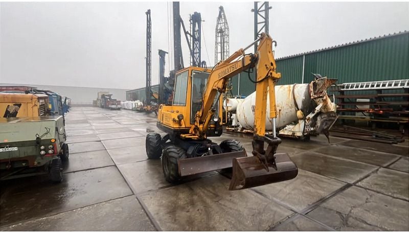 1990 Komatsu PW30-1 Wheel Excavator