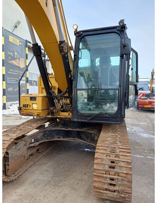 2019 Caterpillar 318FL Crawler Excavator