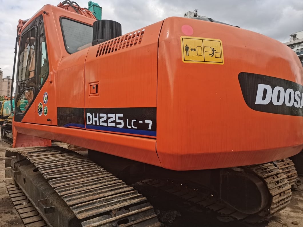 2016 Doosan DH225LC-7 Crawler Excavator