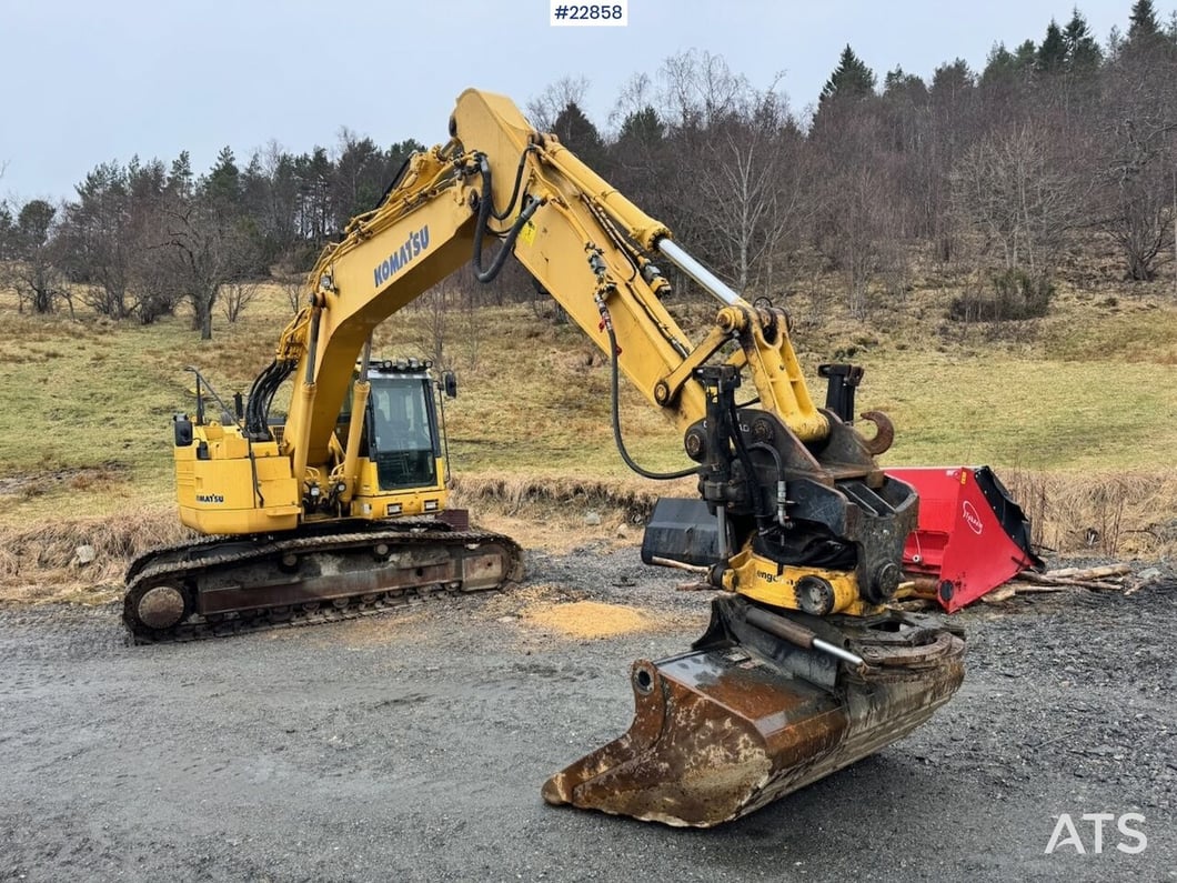 2011 Komatsu PC228USLC-8 Crawler Excavator