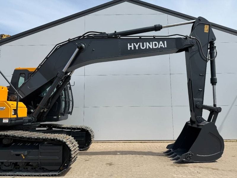 2025 Hyundai R215 SMART PLUS Crawler Excavator