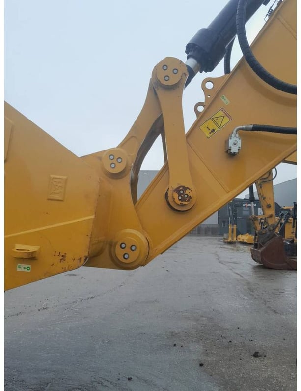 2019 Caterpillar 6015B Crawler Excavator