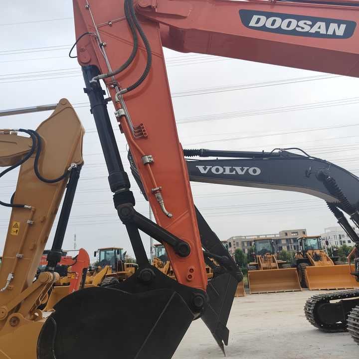 2020 Doosan DX300 Crawler Excavator