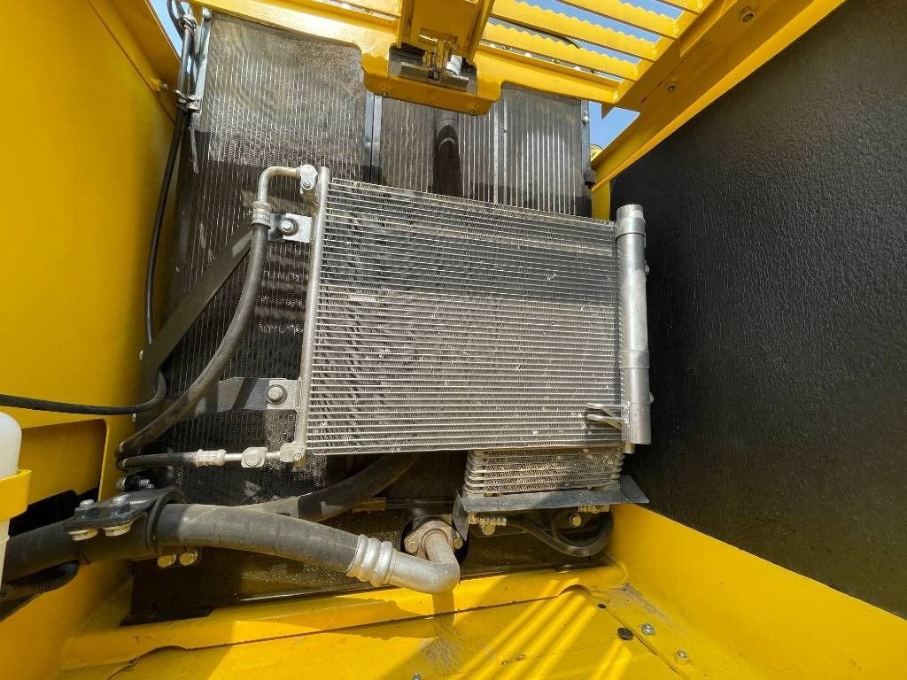 2024 Komatsu PC220 LC Crawler Excavator