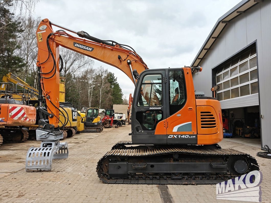 2018 Doosan DX140LCR-5 Crawler Excavator
