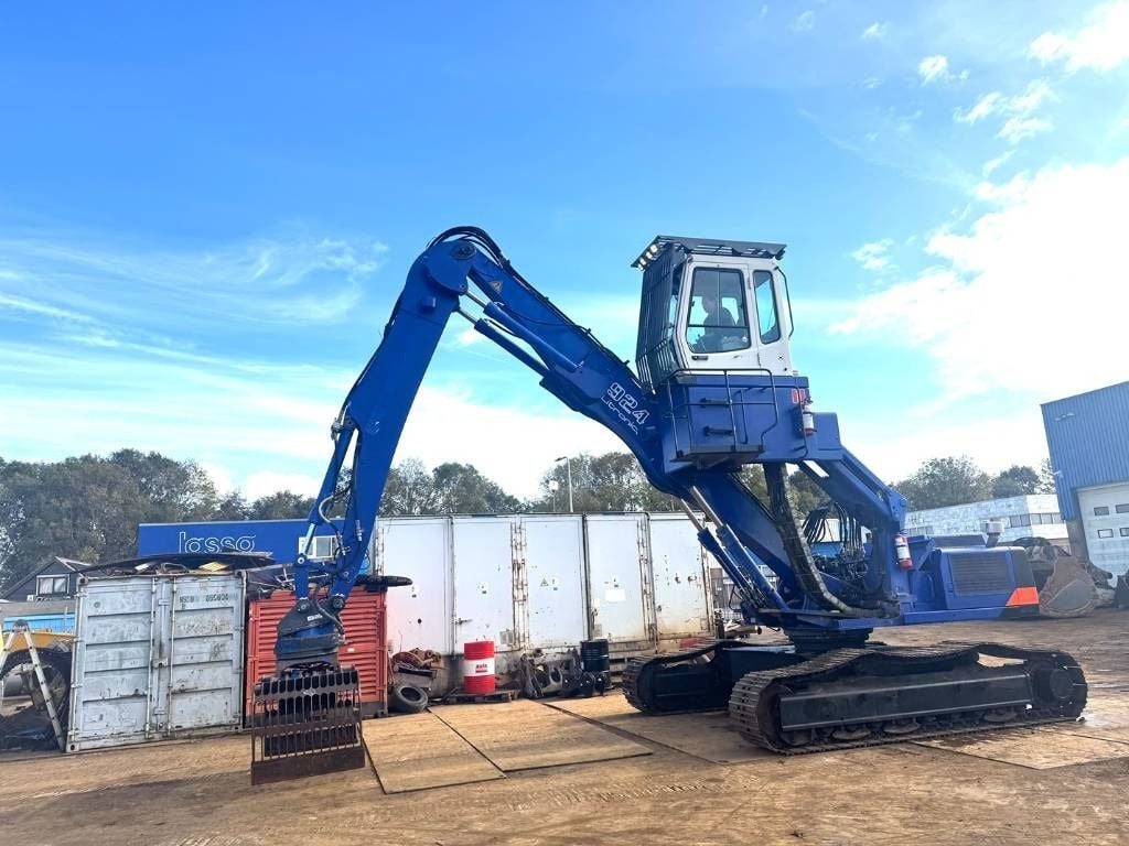 2004 Liebherr R924B EW Material Handler