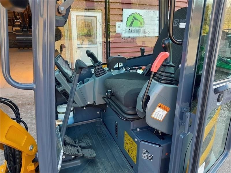 XCMG XE27E Mini Excavator