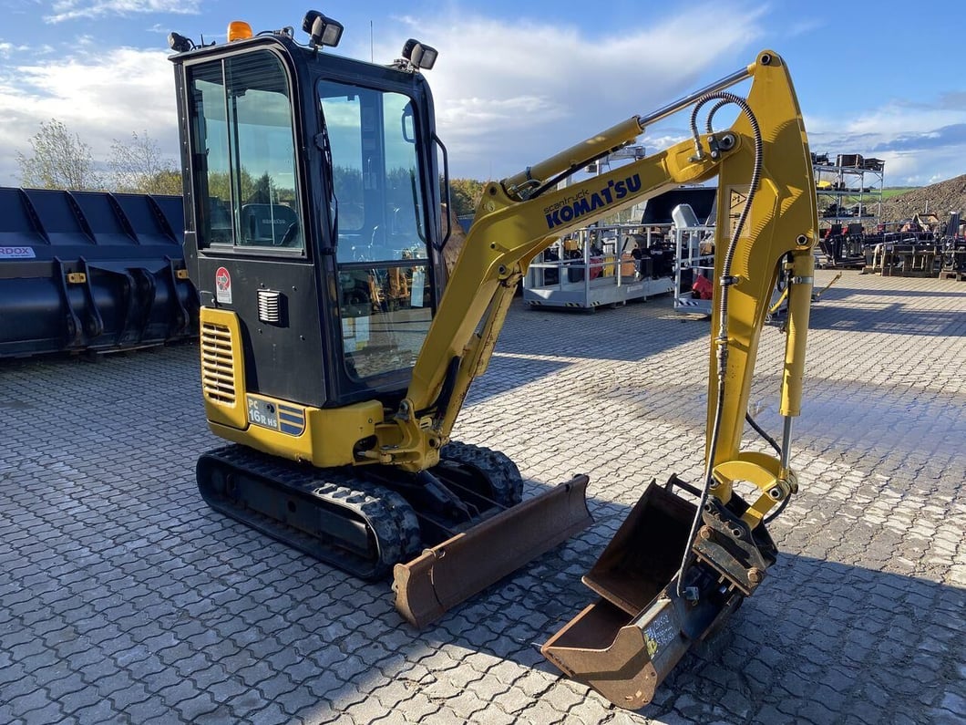 2018 Komatsu PC16R-3HS Mini Excavator