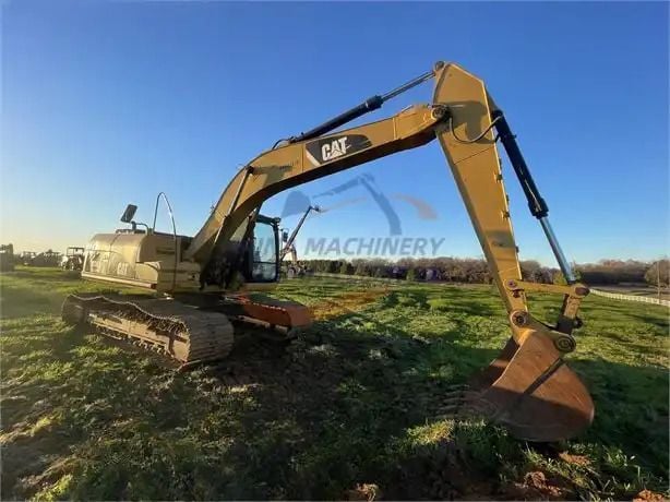 2022 Caterpillar 320D Crawler Excavator