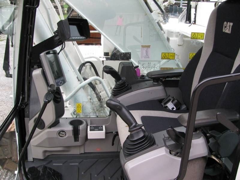 2014 Caterpillar 320EL Crawler Excavator