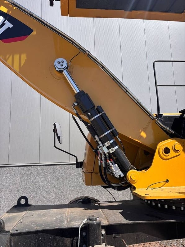 2017 Caterpillar MH3022 Material Handler