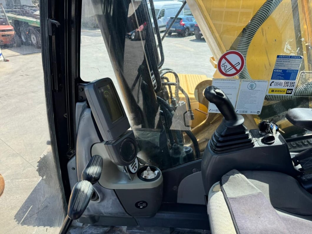 2011 Caterpillar 324D Crawler Excavator