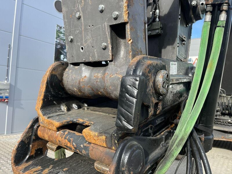 2017 Volvo EC300EL Crawler Excavator