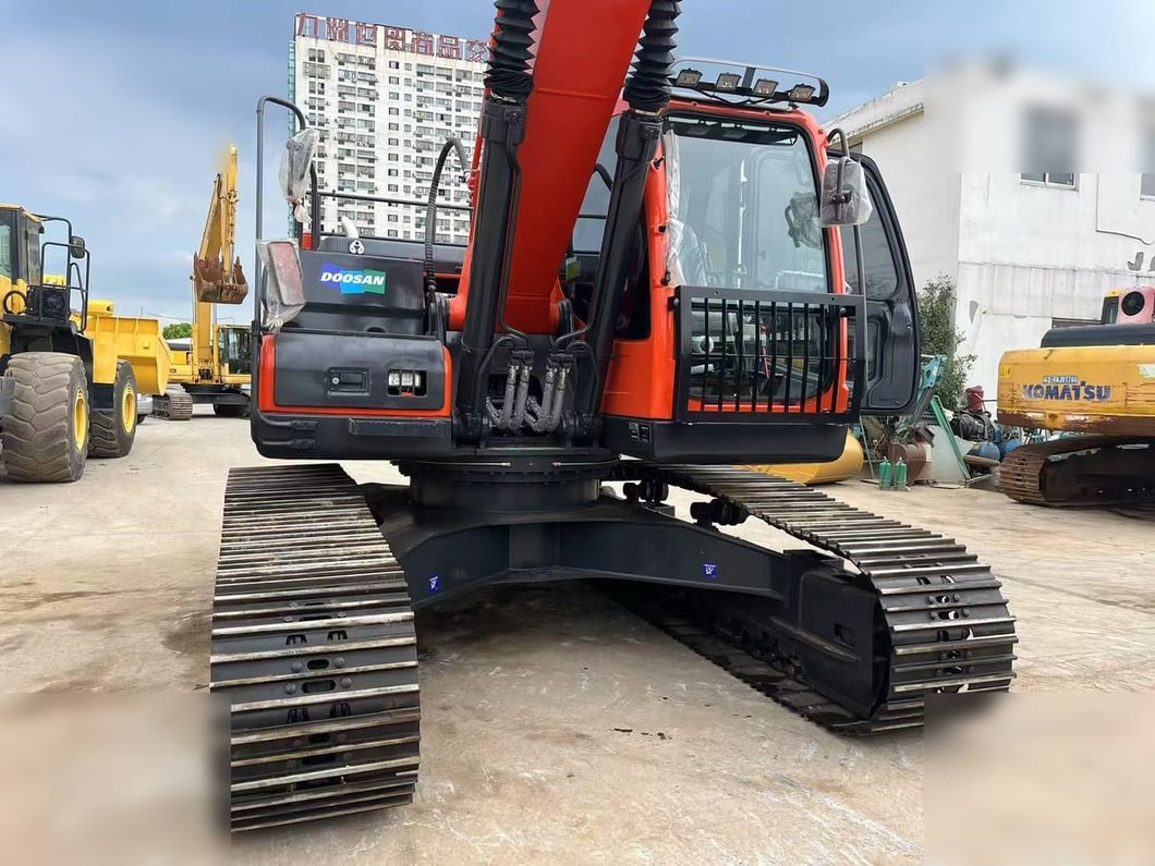 2019 Doosan DX225LC Crawler Excavator