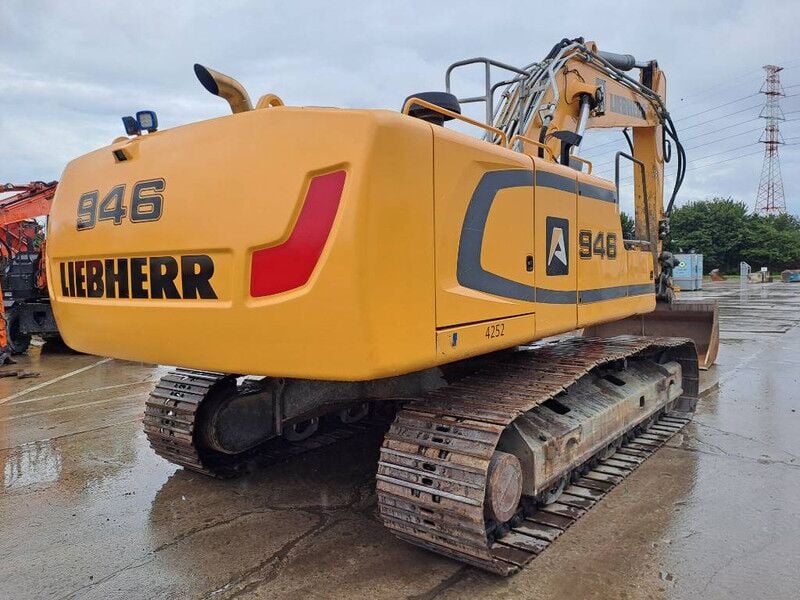 2018 Liebherr R946 Crawler Excavator