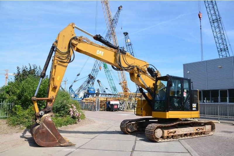 2016 Caterpillar 325FL Crawler Excavator