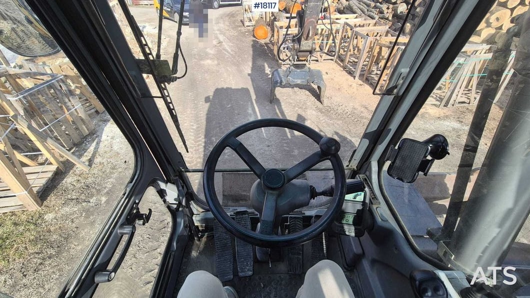 2005 Volvo EW140B Wheel Excavator