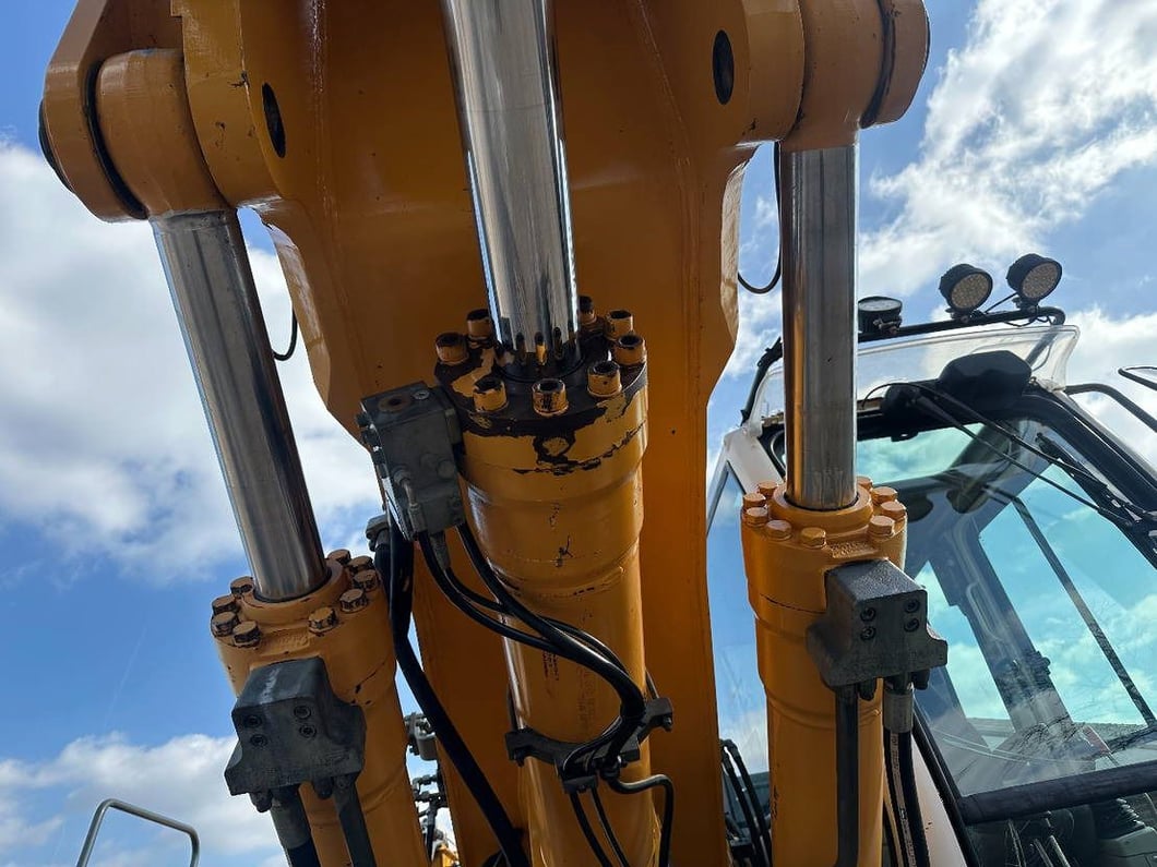 2009 Liebherr R934C HDSL Crawler Excavator