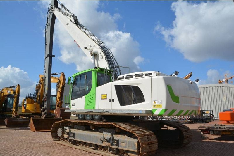 2015 Liebherr R946LC-V Crawler Excavator