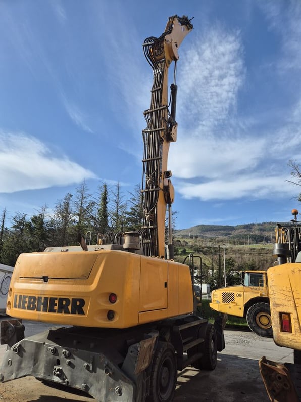 2015 Liebherr LH30 M Material Handler