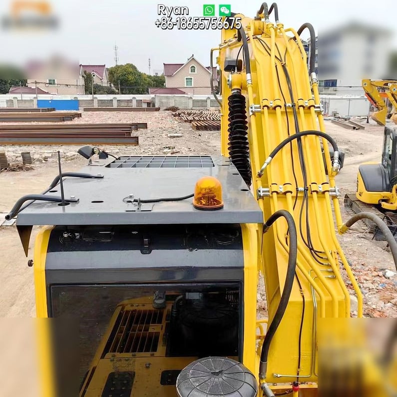 2022 Komatsu PC200-8 Crawler Excavator