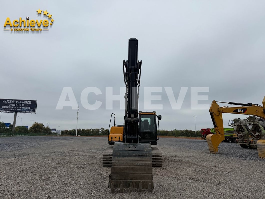 2025 Hyundai R220LC Crawler Excavator