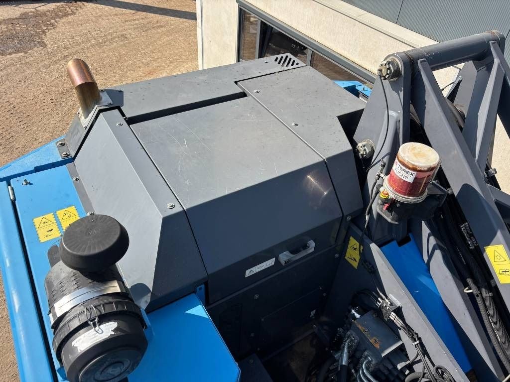 2018 Fuchs MHL320F Material Handler