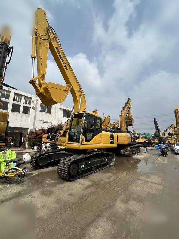 2024 Komatsu PC220-7 Crawler Excavator
