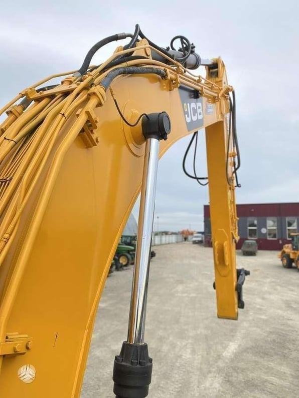 2002 ISUZU JS 330 LC Crawler Excavator