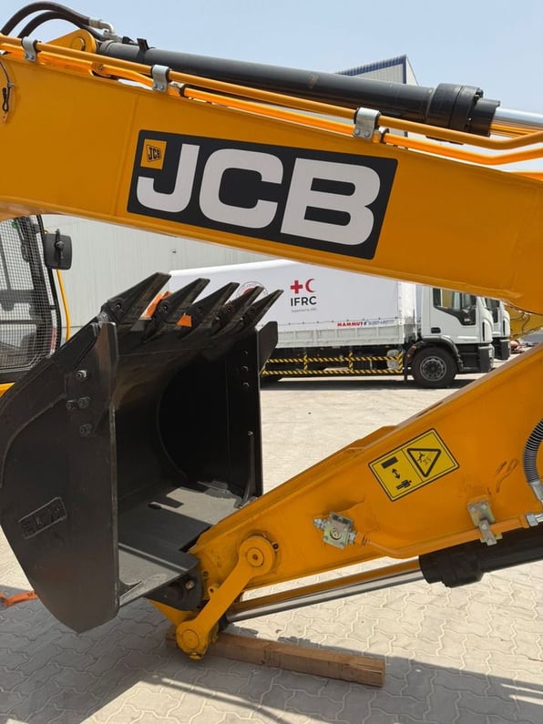 2025 JCB 225 Crawler Excavator