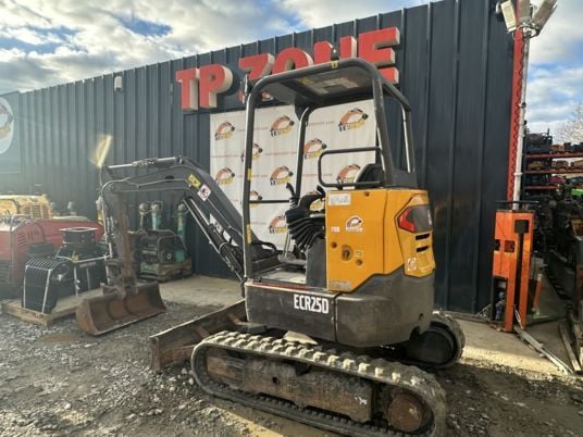 2017 Volvo ECR25D Mini Excavator
