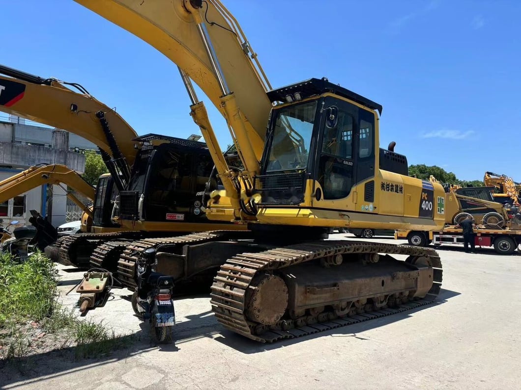 Komatsu PC400-8 Crawler Excavator