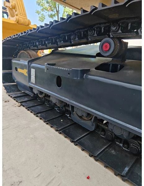 2025 Komatsu PC220-8 Crawler Excavator