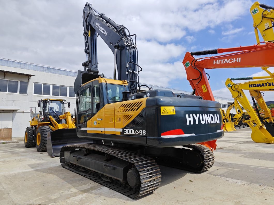 Hyundai R300LC-9S Crawler Excavator