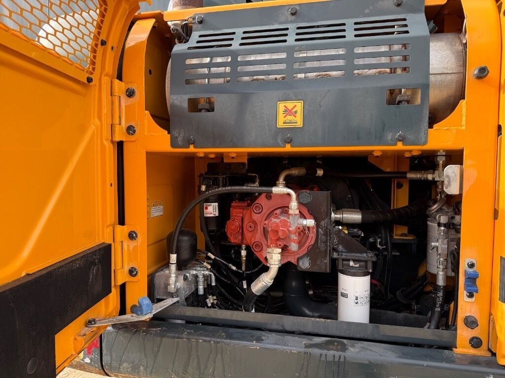 2019 Hyundai HX220L Crawler Excavator