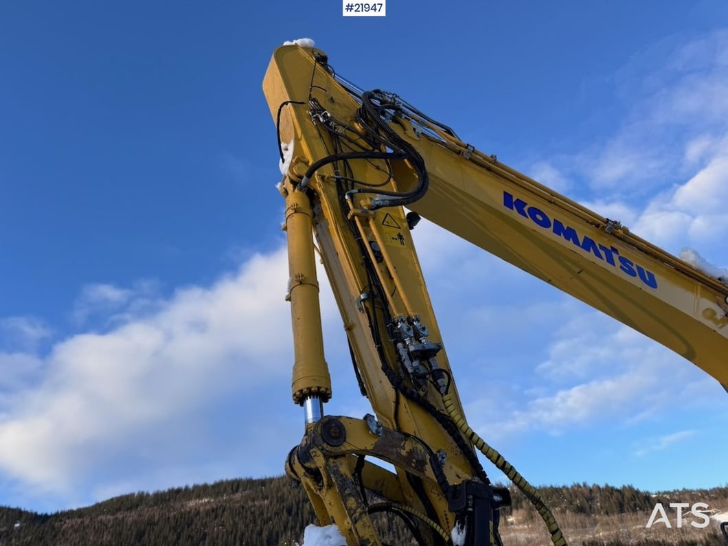 2022 Komatsu PC290LC-11 Crawler Excavator