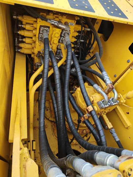 2016 Komatsu PC200 Crawler Excavator