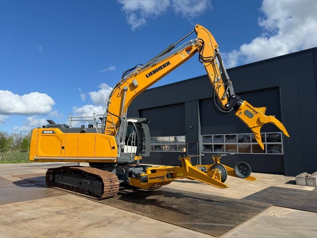 2020 Liebherr R922LC Material Handler