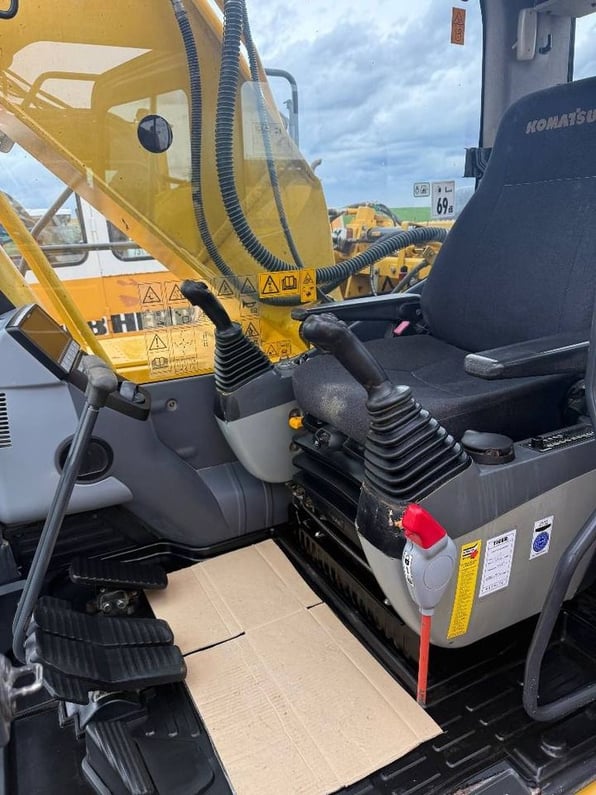 2013 Komatsu PC210LC-8 Crawler Excavator