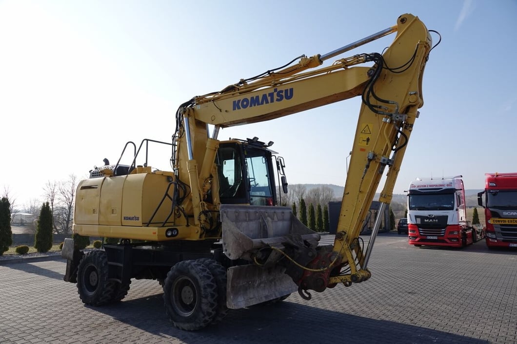 2017 Komatsu PW180-10 Wheel Excavator