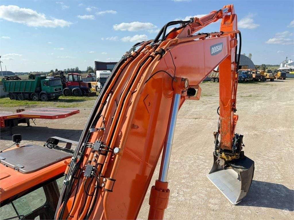 2011 Doosan DX225LC Crawler Excavator