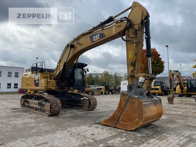 2019 Caterpillar 352F Crawler Excavator