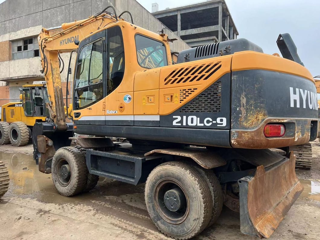 2019 Hyundai R210W-9 Wheel Excavator