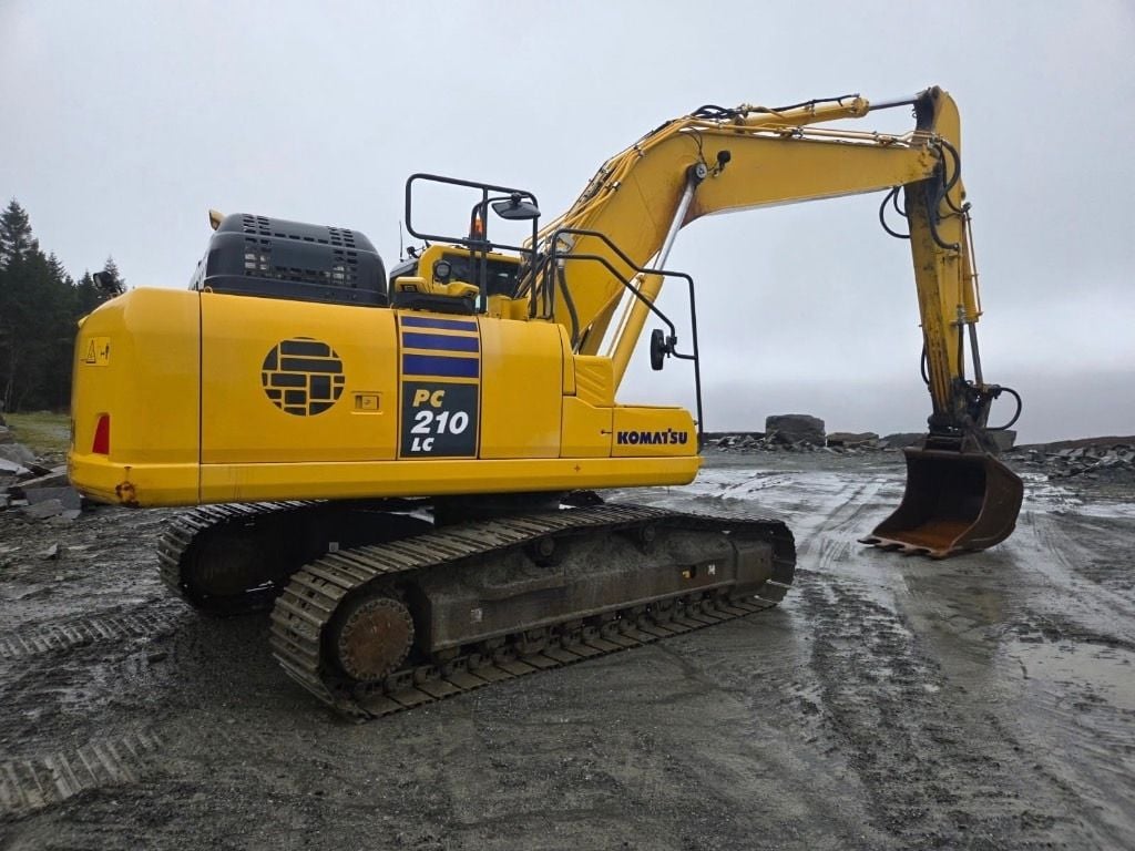 2022 Komatsu PC210LC-11 Crawler Excavator