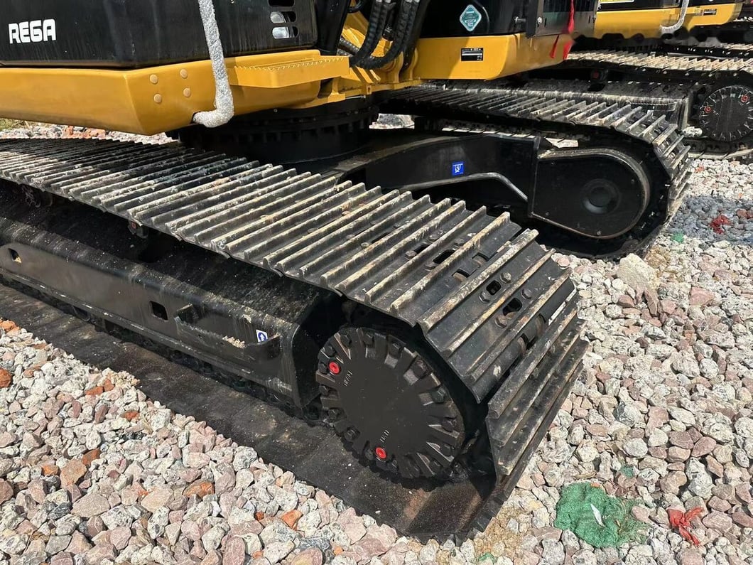 2022 Caterpillar 320D Crawler Excavator